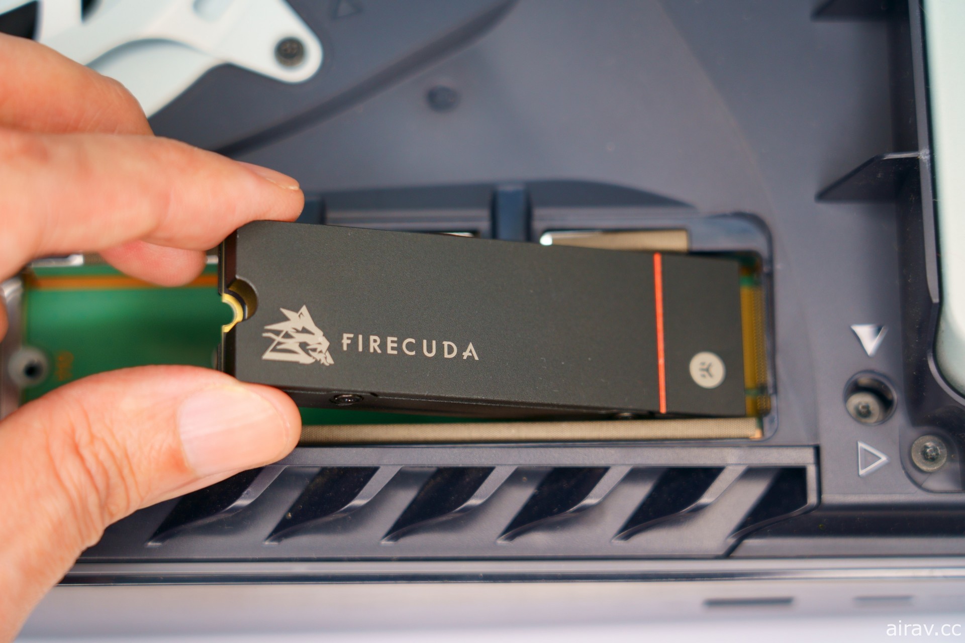 希捷 FireCuda 530 SSD 散热器版 4TB PS5 实装开箱报导 超高速大容量畅享游戏乐趣