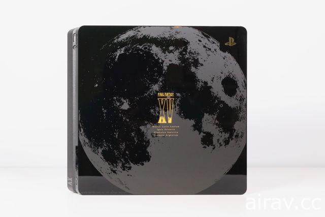 【开箱】《Final Fantasy XV》终极典藏版与 PS4 Luna Edition 特别版主机开箱报导