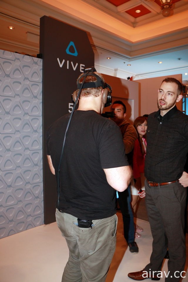 HTC Vive 專屬無線虛擬實境套件 TPCast 第二季上市 揮別遊玩時遭線纏住的困擾