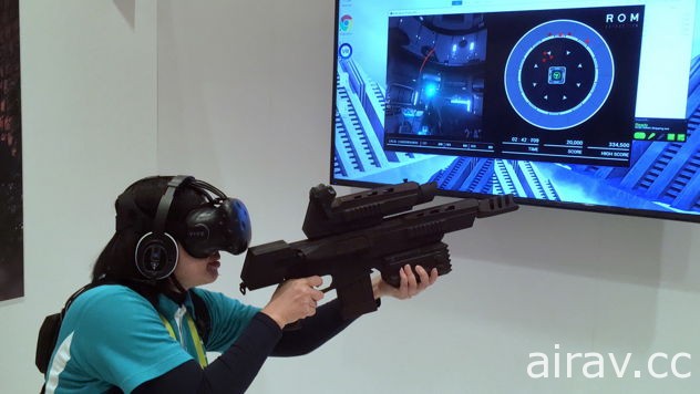 运用虚拟实境游戏枪 VR-15 一手试玩射击游戏《ROM》与狙击游戏《The Nest》