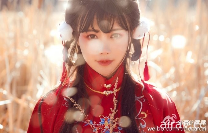 女神級中國coser《真的菜菜》，爆表魅力讓眾人想被她踩在腳下！