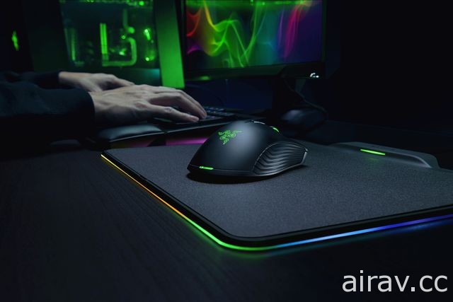 Razer 推出無線供電新技術 HyperFlux 強調對滑鼠無線充電且無須中斷遊戲