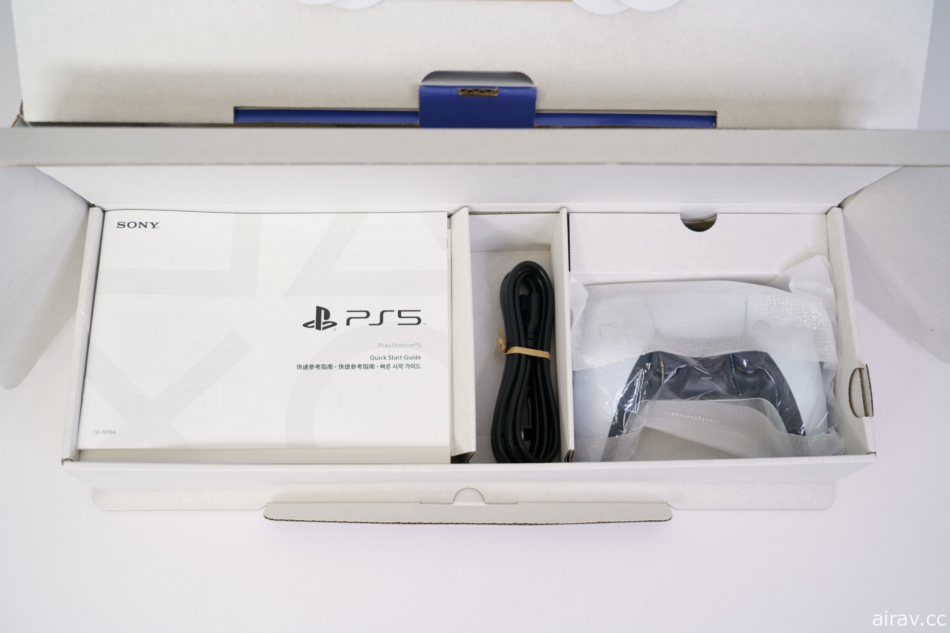 邁入新世代！ PlayStation 5 主機與 DualSense 控制器巴哈姆特一手開箱報導