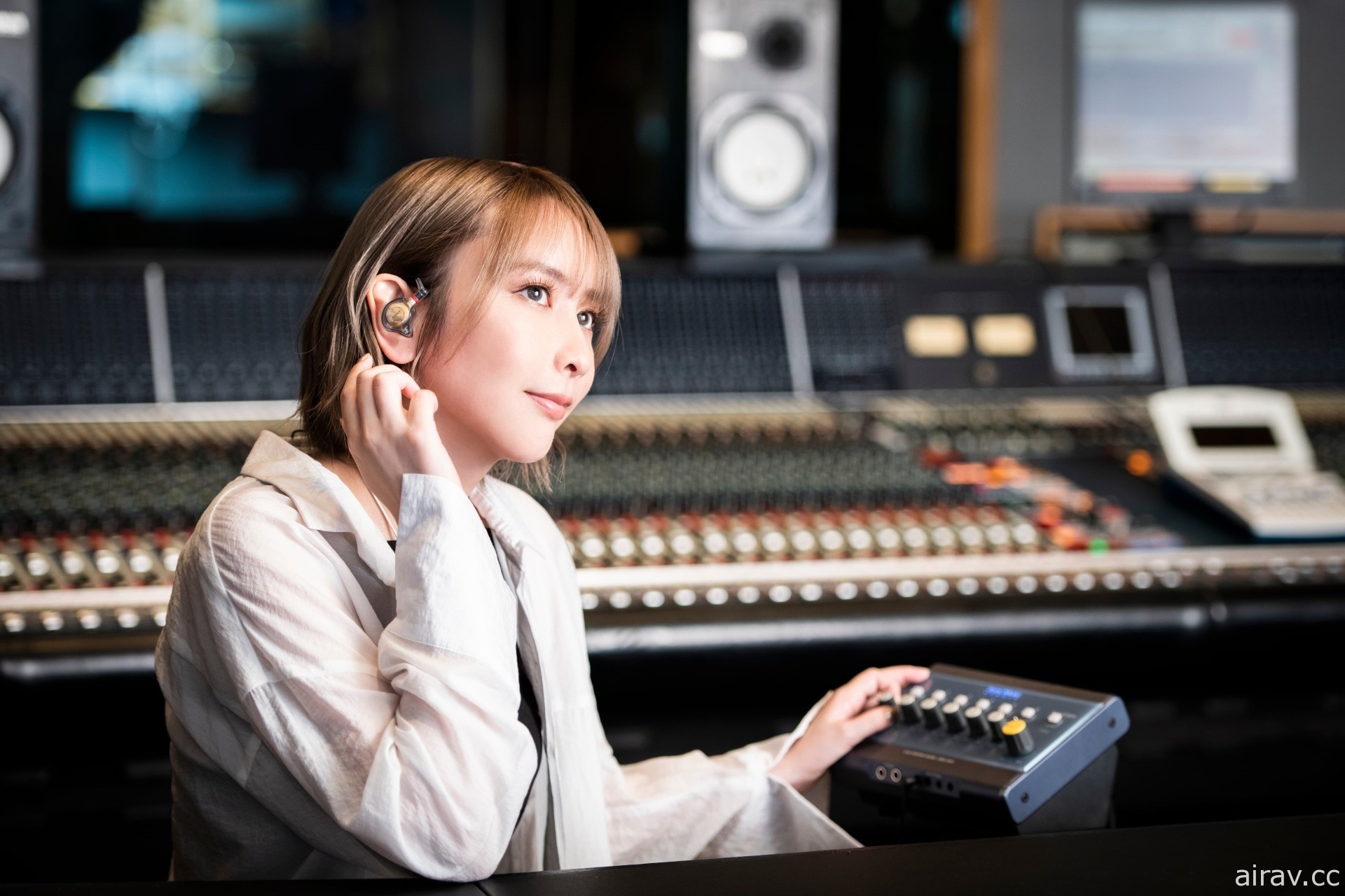 Sony 客制化入耳式耳机 Just ear 宣布推出“XJE-MHREIR”蓝井艾露调音版