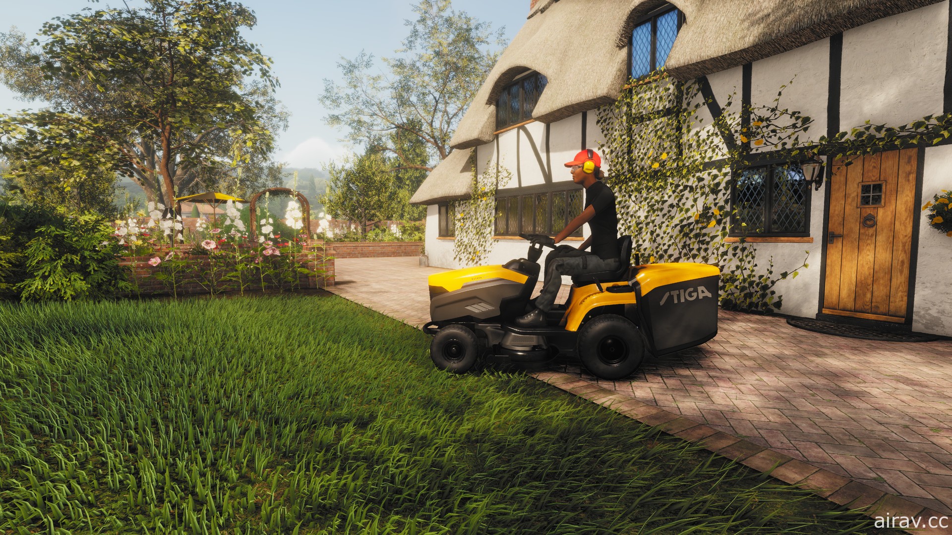 《草坪修剪模擬器》上市 駕馭割草機發展修剪草坪的事業版圖