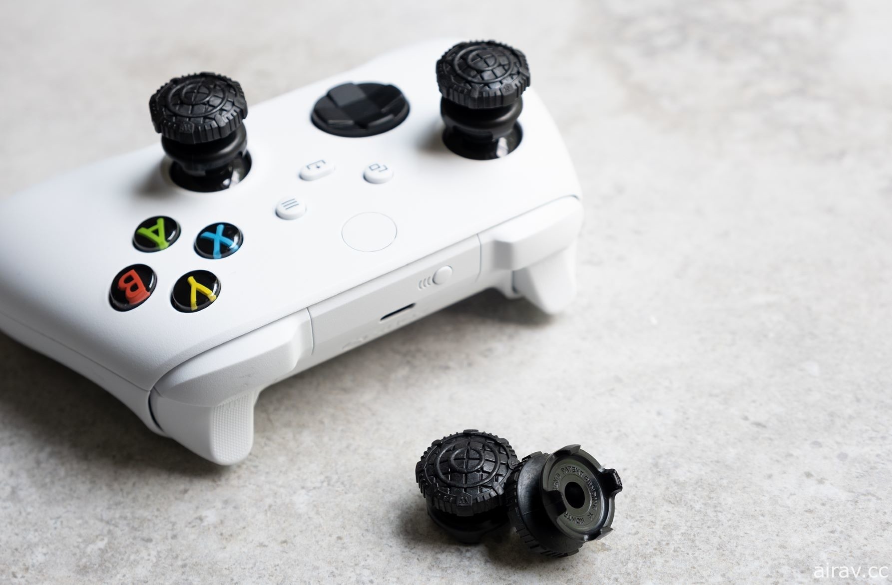 Kontrolfreek 推出全新搖桿神器「四爪搖桿鍵帽」專為 PS 及 Xbox 玩家設計